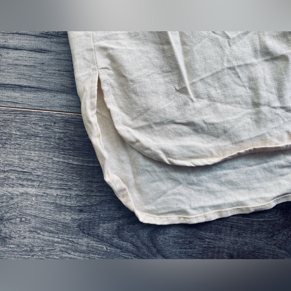 Anne Klein 55% linen short sleeve blouse quarter zip detail beige/ neutral - Picture 5 of 10